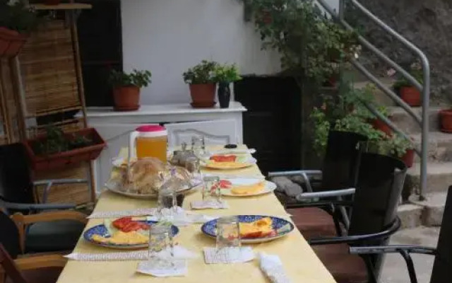 Nasa djeca Guesthouse