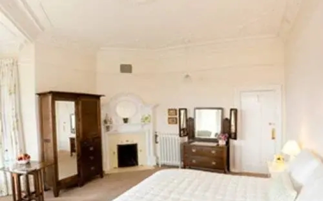 Glendinning House