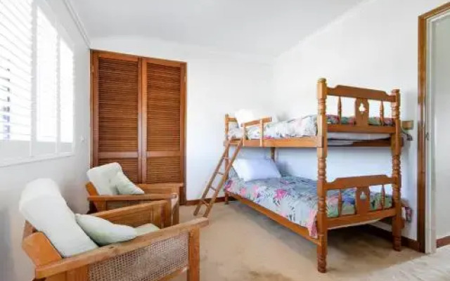 Commodore Apartment 8
