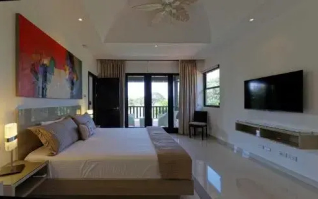 Villa Los Venados by RedAwning
