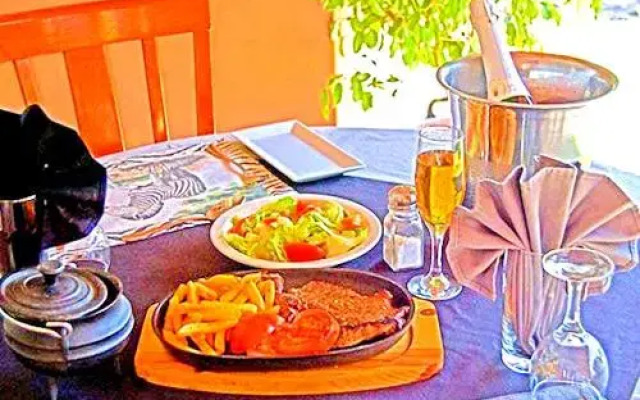 Kamanga Safari Hotel