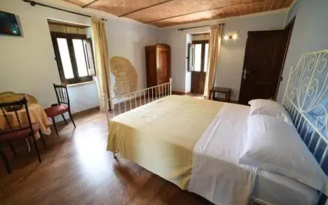 Agriturismo " La Valle degli Ulivi"
