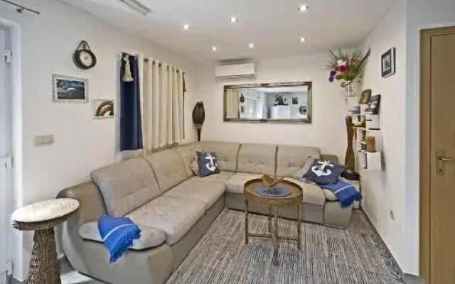 Holiday Home Listeši 1