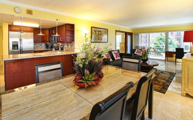Ala Moana Condo 1777-9 by RedAwning