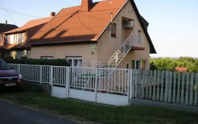 Ágnes Villa