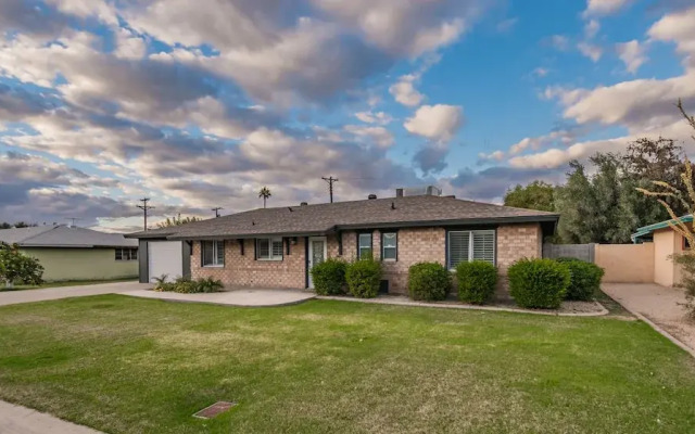 Spacious 3BR Pool by WanderJaunt
