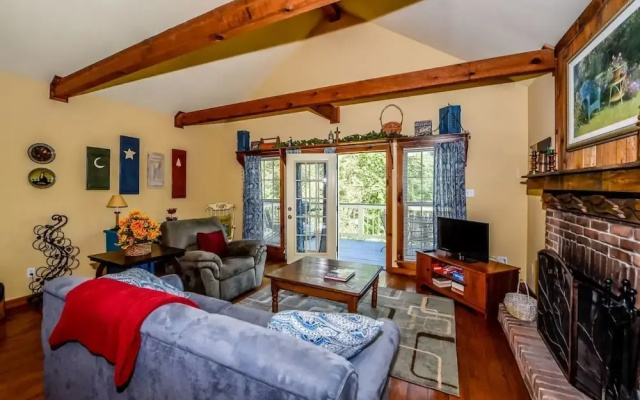 Bear Hill - 2 Br home by RedAwning