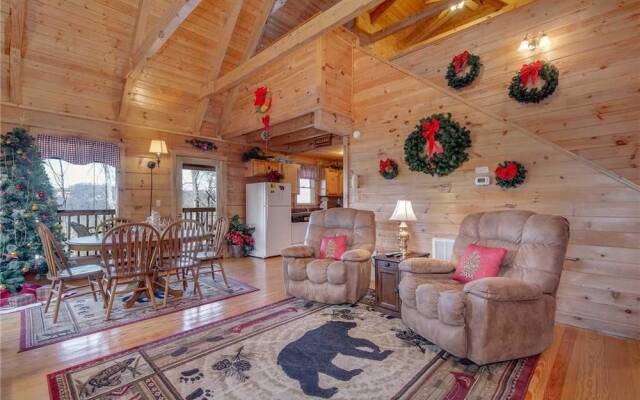 Bear Tracks - Two Bedroom Cabin