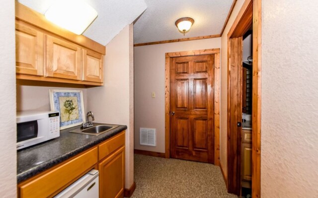 Candlelight - 2 Br home by RedAwning