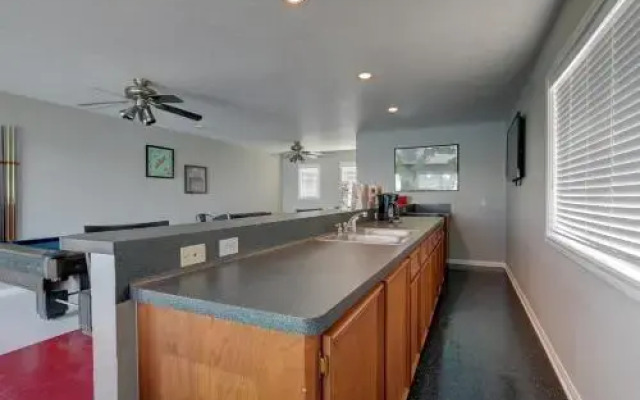 Blue Water Bungalow At Canyon Lake - 3 Br home by RedAwning