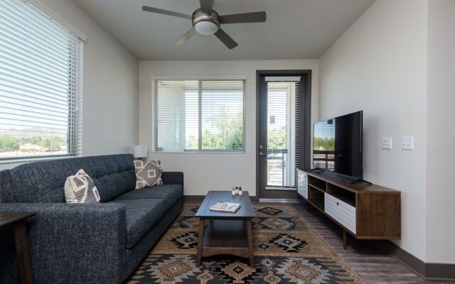 Stay Alfred on 16th Street