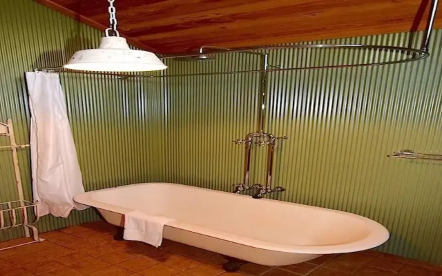 The Last Straw - Luxury Straw Bale House
