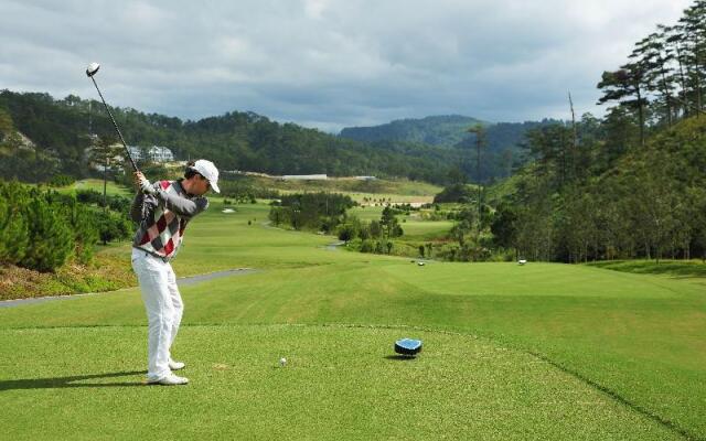 Sam Tuyen Lam Golf & Resorts