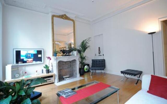 Champs Elysees Homestay