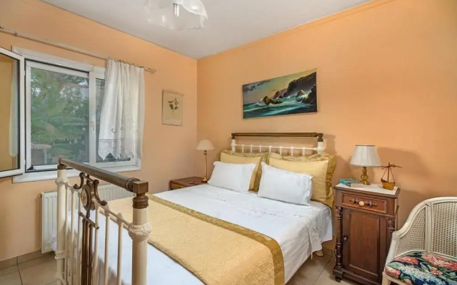 Maria's Seaside Villa - House With 3 Rooms In Marathon, With Wonderful
