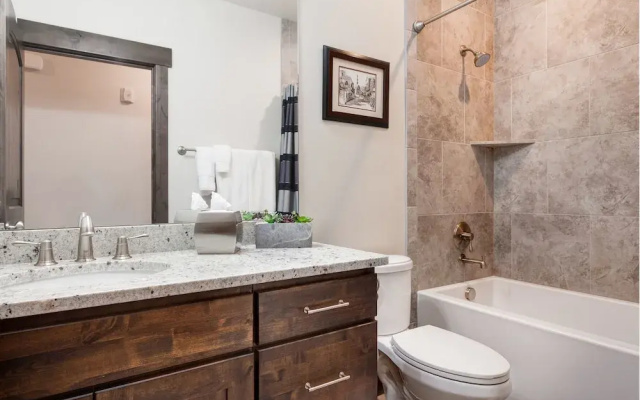 Blackrock Ridge Condo by RedAwning