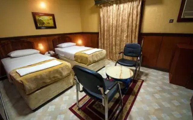 Oyo 184 Central Paris Hotel