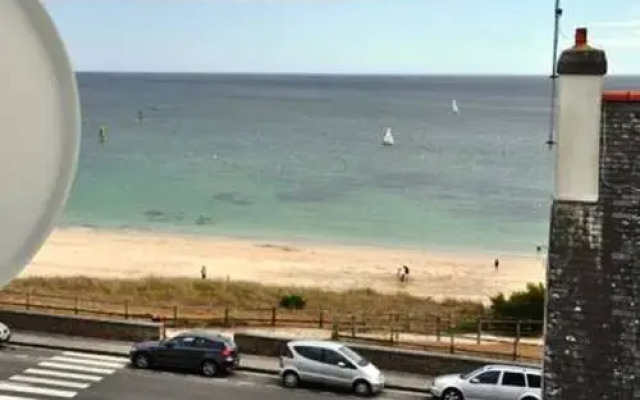 Fenetre Ouverte Sur La Plage