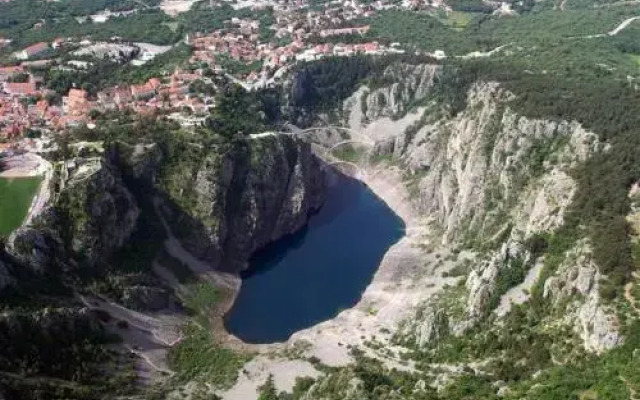 Apartments Slišković