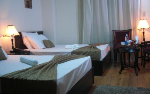 Cairo plaza Guest House
