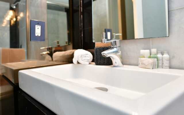 Miami World Rental - Ocean 201 130