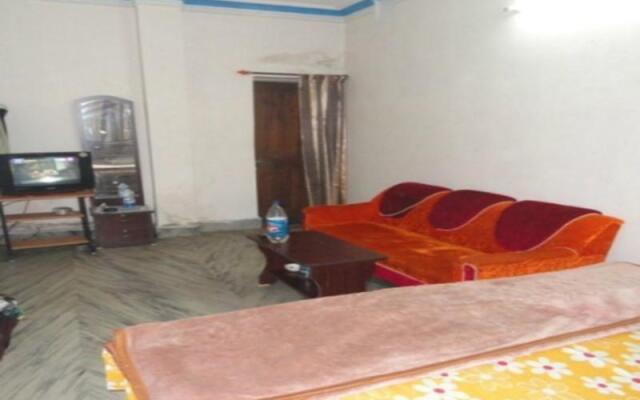 Maa Tarini Guest House