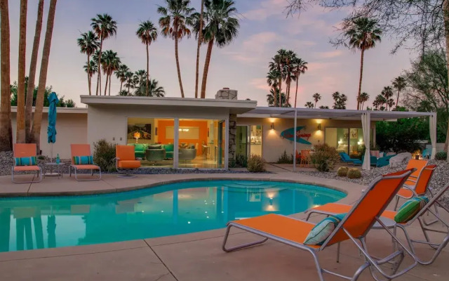 Atomic Hummingbird Holiday home 3