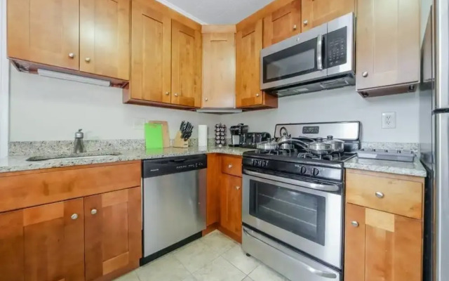 Classic 3br/1ba in Little Italy