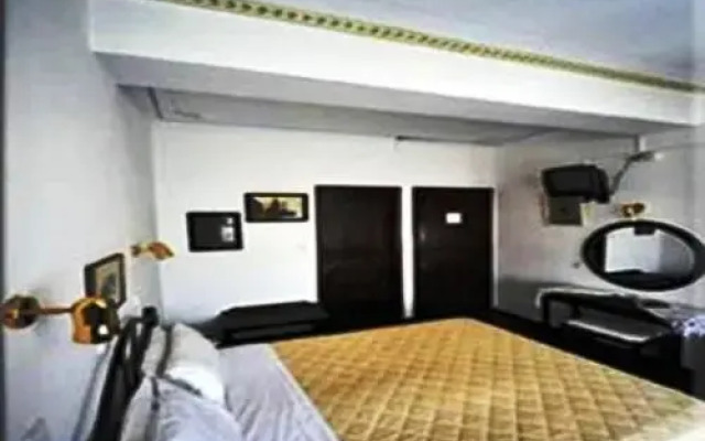 Acropolis Hotel