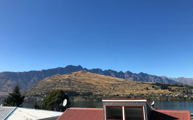 Views 1