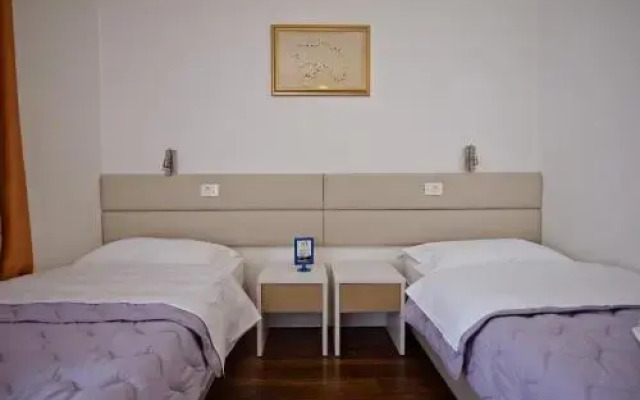 Hotel No-1