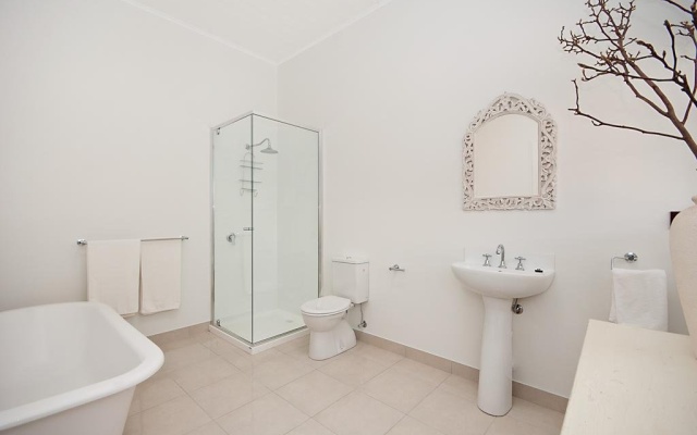 Historic Central Cottage In Warrnambool – Bathroom – Warrnambool
