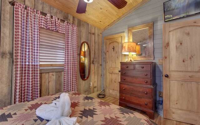 Swiss Bear Haus - Four Bedroom Cabin