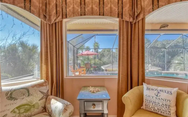 Splashing Dolphins - Three Bedroom Home