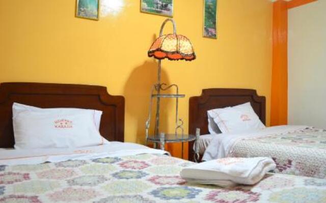 Hostal Karajia