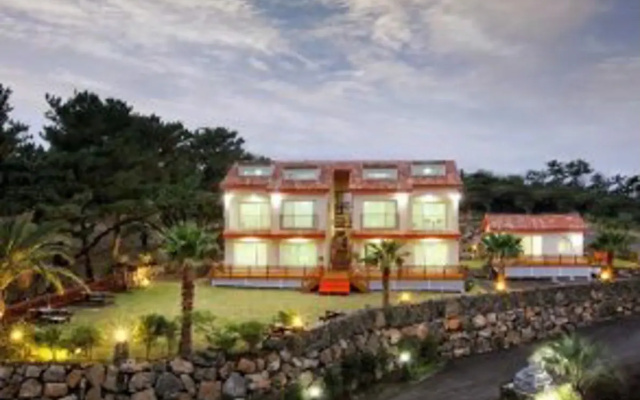 Seogwipo Hill on the Sea Pension