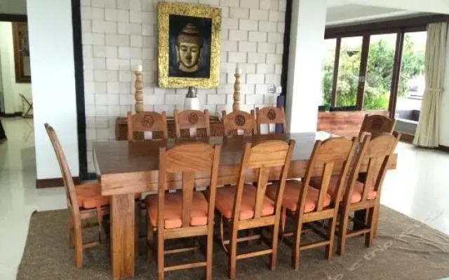 Royalty Queen Villa