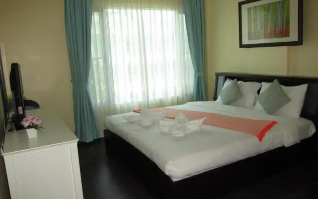 Baan Sanpluem - Beachfront