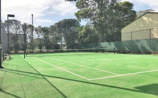 Nicholli, Bay Parklands, Unit 32/2 Gowrie Avenue