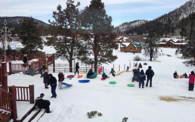 Greer Peaks Lodge