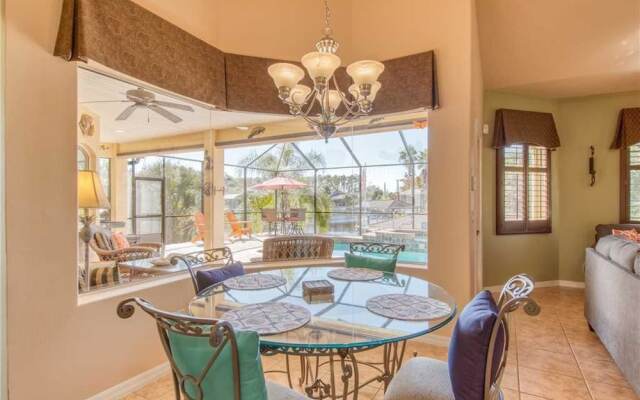 Splashing Dolphins - Three Bedroom Home