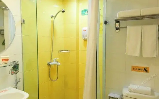 Home Inn Sanya Jiefang Road Number Three Mingzhu Plaza