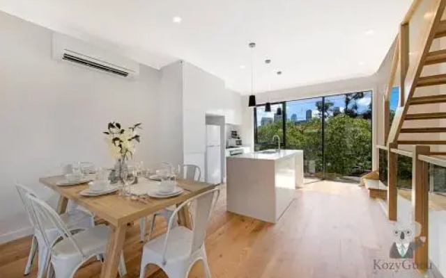 Port Melbourne 3 Level Townhouse 3bed3bath Family Style Vpm085