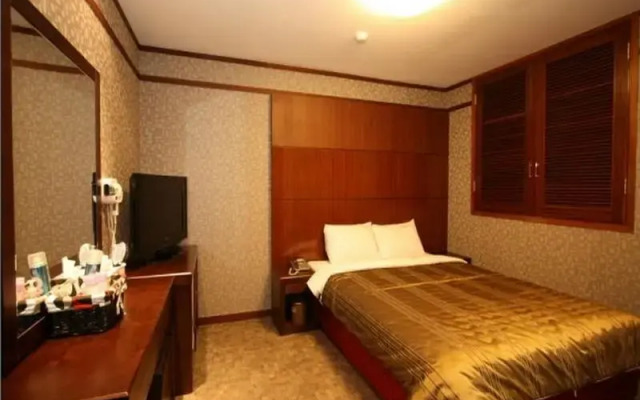 Bluehill Hotel