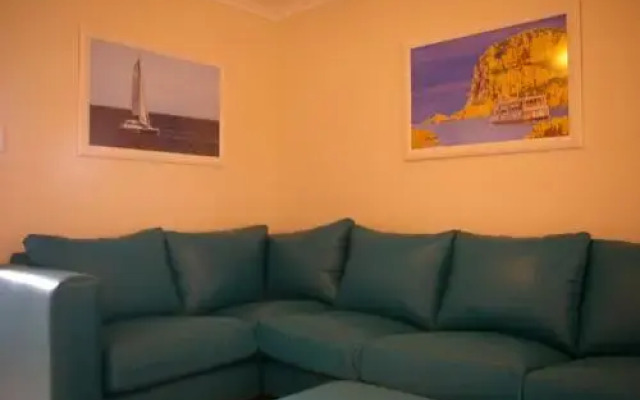 Oyster Kaya At Oyster Bay