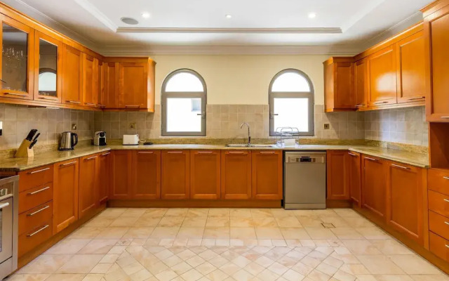 Canal Cove Villa by Deluxe Holiday Homes