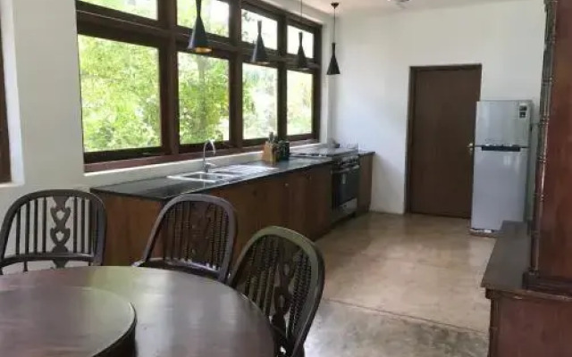 Bolgoda Lake Villa