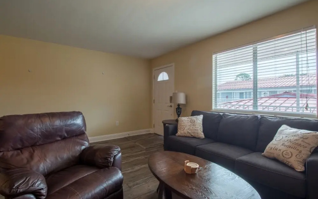 Oak Shores-Oak Shores 128