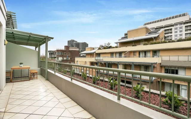 Dual Level Apt Darling Harbour HWD89