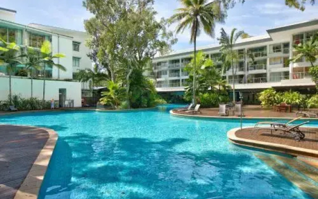 Palm Cove Beach Apartment